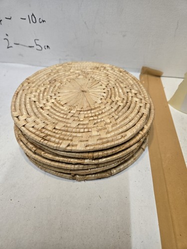 Round woven placemats - round,